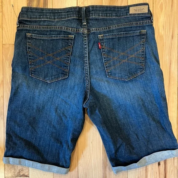 Levi’s, 545 Bermuda shirts, lightly used size 10 - Picture 2 of 7